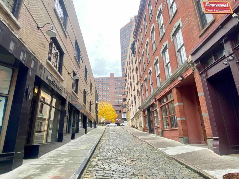 Downtown Albany 2 Bedroom + Workstation @ The Mark Exterior foto