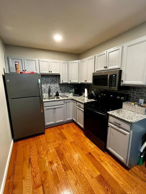 Downtown Albany 2 Bedroom + Workstation @ The Mark Exterior foto
