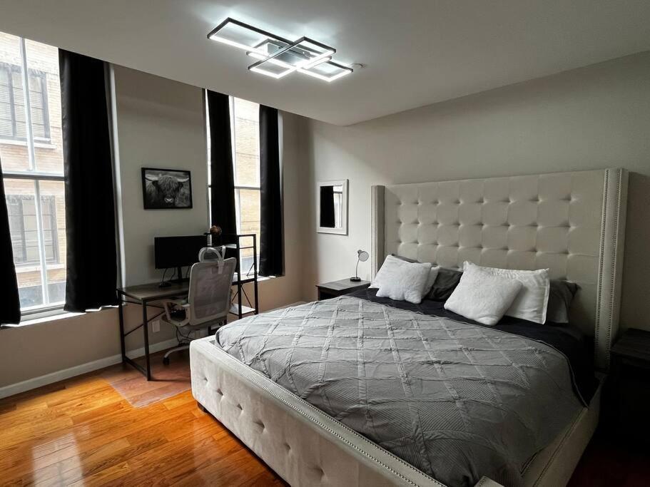 Downtown Albany 2 Bedroom + Workstation @ The Mark Exterior foto