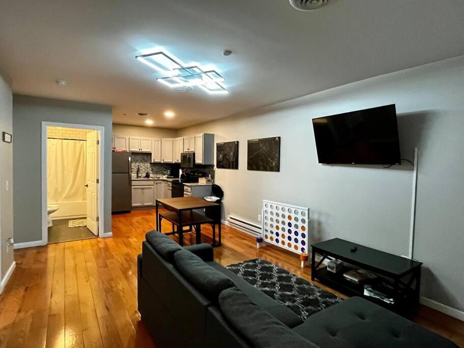 Downtown Albany 2 Bedroom + Workstation @ The Mark Exterior foto